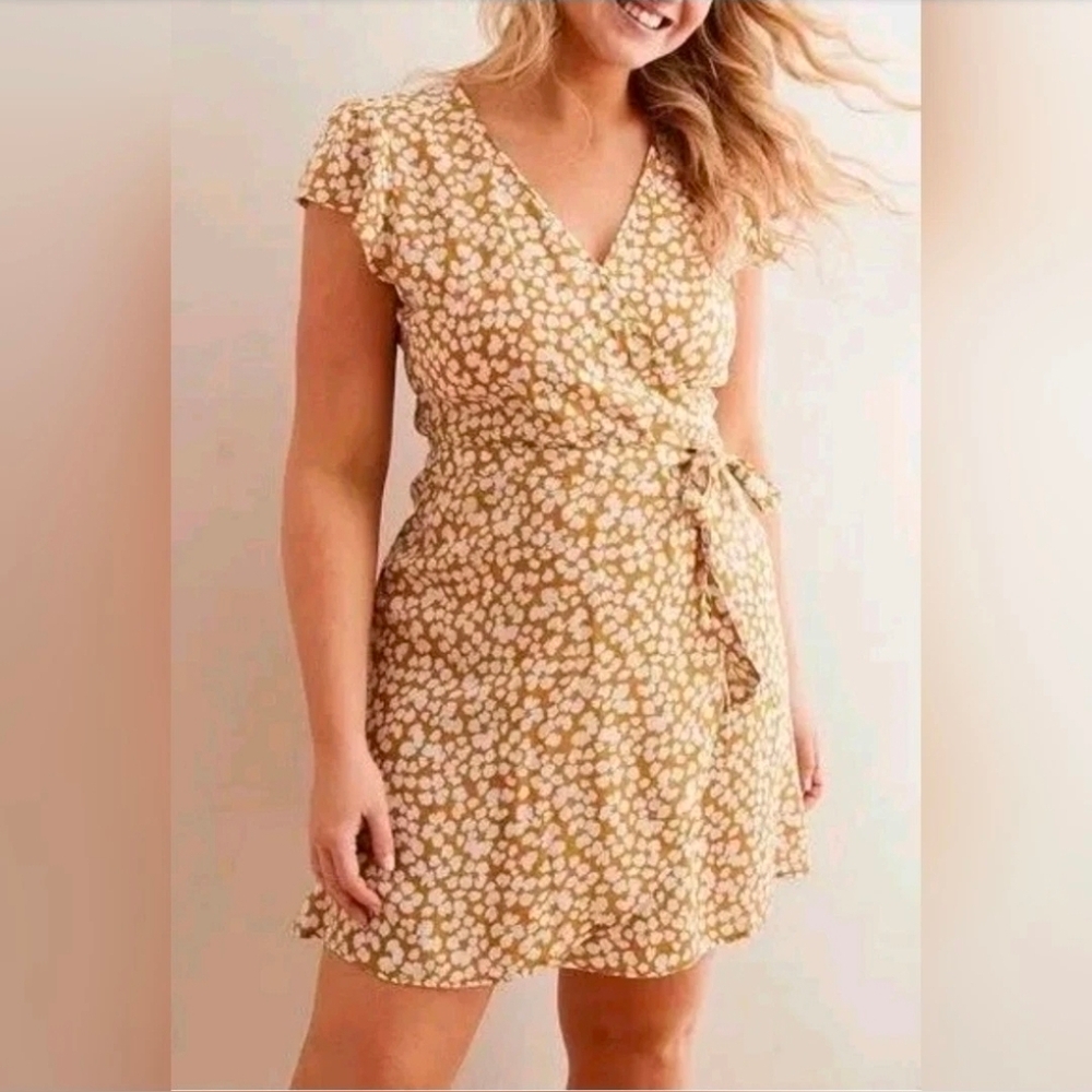 Aerie • Floral‎ Wrap Dress